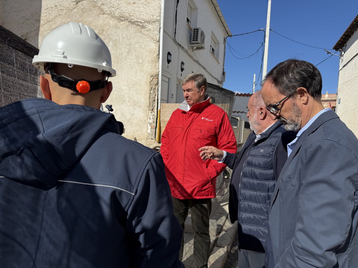 AdmonLocalCM's tweet photo. ✅ La @ComunidadMadrid dota de nuevos servicios públicos a #Valdepiélagos y renueva el entorno del antiguo Silo de #Valdeavero.

👉 Los trabajos incluyen la construcción de un edificio municipal para actividades culturales y docentes.

+Info: https://t.co/RhclpEX3v7 https://t.co/iUPfkiJnET
