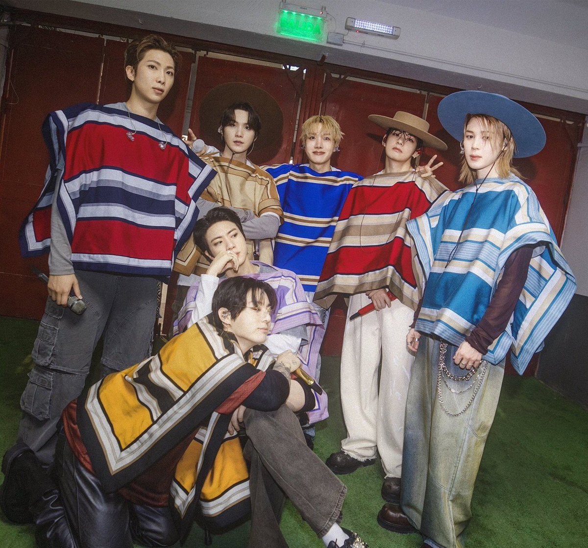 TKforeverReal's tweet photo. I don't  know what's wrong with fans using Chile as a punching bag  creating lies, fake news and trying to portrait us in a bad light with their ignorant posts.
ONE THING IS CLEAR, BTS WAS SAFE, SUPPORTED, LOVED AND RESPECTED  SO MUCH THAT THEY EVEN WENT TO THE MOST CROWDED MALL IN SANTIAGO  AND NOBODY BOTHER THEM!!
No lies or envy will change how even the crew enjoyed safely and happy their days here.
From the moment they arrived to the minute they left our land, they felt our love and total respect for them as artists but most of all as human beings. They felt our voices singing as loud as we could and our passion in the stadium. They saw the order when they passed and we all waved but didn't  harrased them, not even once!!
Which country can say that uh??
Before using the name Chile, look at yourselves as fans and if you are capable in your country to do that, THEN and only then you can dare to name our country.