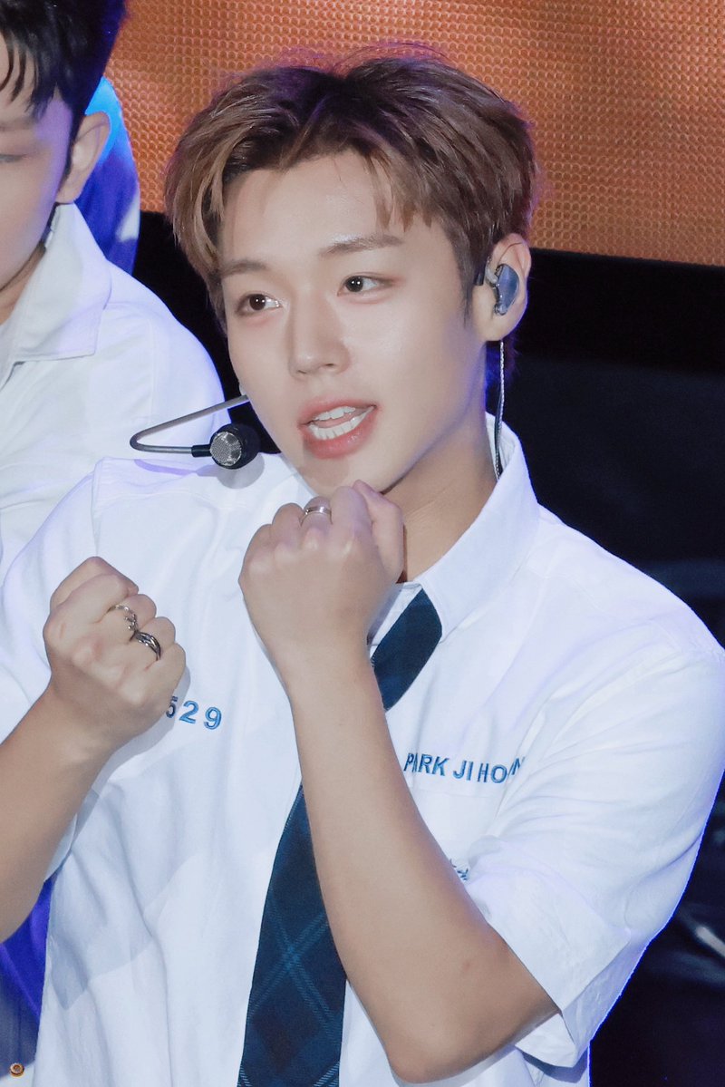 haerodaaaa's tweet photo. 훈쯔웨이 좋아죽는병 .. 다시하자 제발 돌아갈래 ㅠ https://t.co/XQxakqJy0T