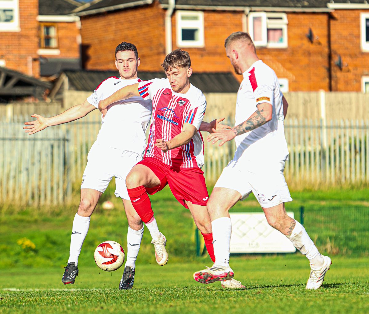 DearneDistrict's tweet photo. 📸 | Match action from Saturdays win against Keighley Town FC, from club photographer Fin Wilford
#wadadaw https://t.co/tqx5wCdri4