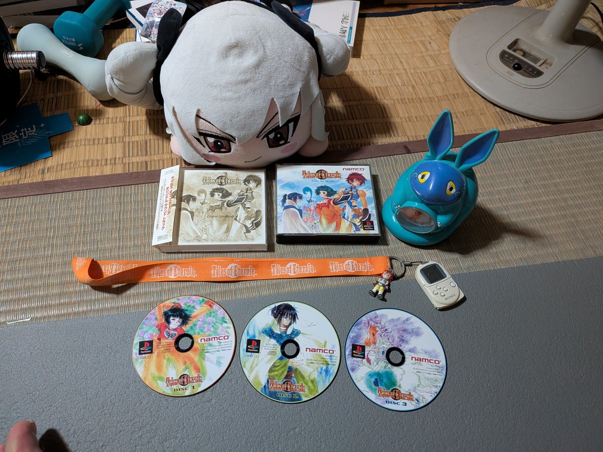 colonel_moyai's tweet photo. わしじゃあ！
祝！テイルズオブエターニア、明日で発売から1週間ッ！
そういや高校2年生の頃、限定版を買えたのは僥倖であった！その一部を発掘！
サントラ(別売り)も、オリジナルサウンドで善かった！
当時一通りプレイしたが……お金に余裕ができたらまたやろうかな
#テイルズオブエターニア https://t.co/8pcL47mvyj