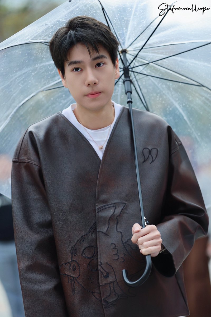paompam's tweet photo. ทำหน้าเหมือนกันเด้ะ แล้วหน้าไม่เปลี่ยนสักกะนิด แก้มก็กลมเหมือนเดิม😭😭5555555555555 พุเอ้ยย 🤏🏻 https://t.co/eVr65dgfIY