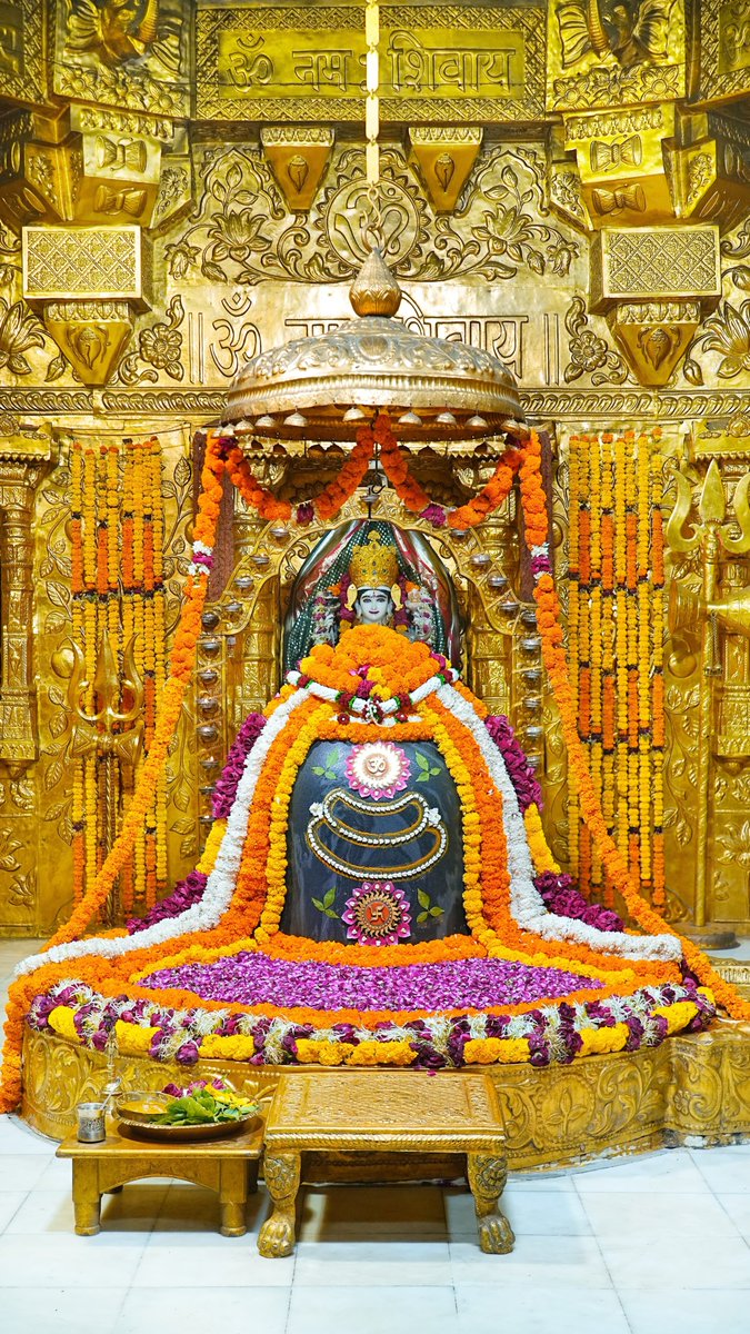 12Jyotirling's tweet photo. श्री सोमनाथ ज्योतिर्लिंग संध्या शृंगार आरती दर्शन | 21.10.2026

Shri Somnath Jyotirlinga Sandhya Shringar Aarti Darshan | 21.10.2026 https://t.co/PLiQrYXPkl