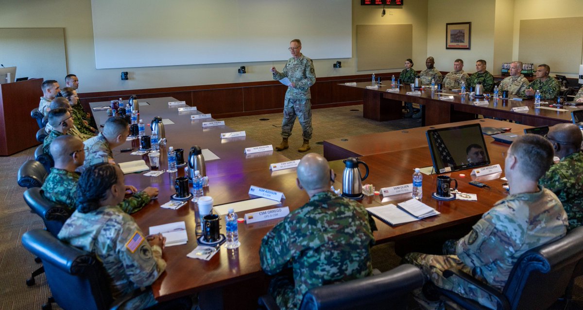 USArmyWHC's tweet photo. U.S. Army Western Hemisphere Command welcomed Colombian senior enlisted leaders for PISAJ 23! 🇺🇸🤝🇨🇴

This vital bi-annual engagement focuses on NCO leader development, joint interoperability, and professional military education to strengthen hemispheric security.

@Southcom https://t.co/kH8PR0ZNA1