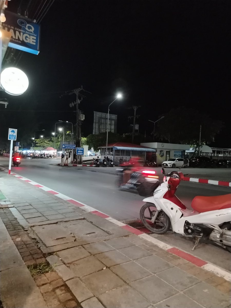 PRxng81140's tweet photo. บรรยากาศหน้าทอนก็ดีเหมือนกันนะเนี่ย https://t.co/vwxYN1RHxy