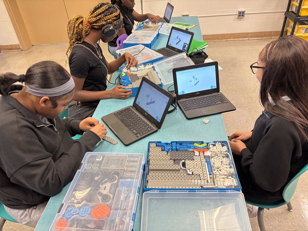 OlmstedSouth's tweet photo. π€ Mr. Rahmelβs 7th graders are preparing to move into RVR+ Robotics by refreshing their driving, drawing, and programming skills with our BOLTs! They are building the skills needed to take on their next robotics challenge! ππ¦
#OASOwls #Robotics #STEMLearning #FutureReady https://t.co/t4YJdB5Aqp