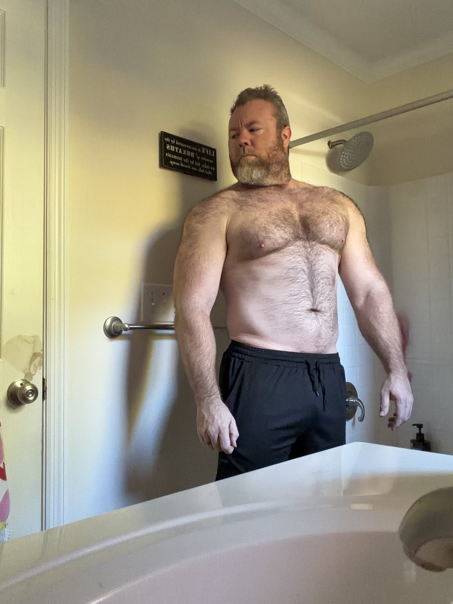 Lucast100's tweet photo. 255lbs also some asshole in a fb group said I was fat as a cow… oh well… https://t.co/tQDUy2qI0s