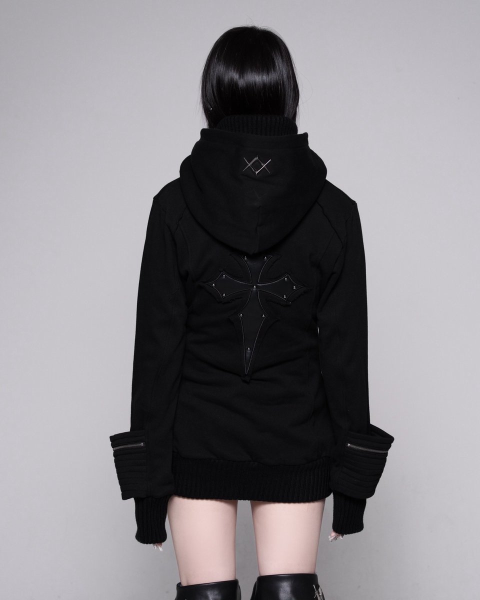 _REFLEM's tweet photo. 👁‍🗨REFLEM(レフレム)

NEW ARRIVAL
ナポレオンリブ衿ZIPフーディー

¥19,580

10月24日（土）発売。
※札幌、福岡は配送遅延の為遅れる場合が御座います。

#reflem https://t.co/xSljYVrN0C