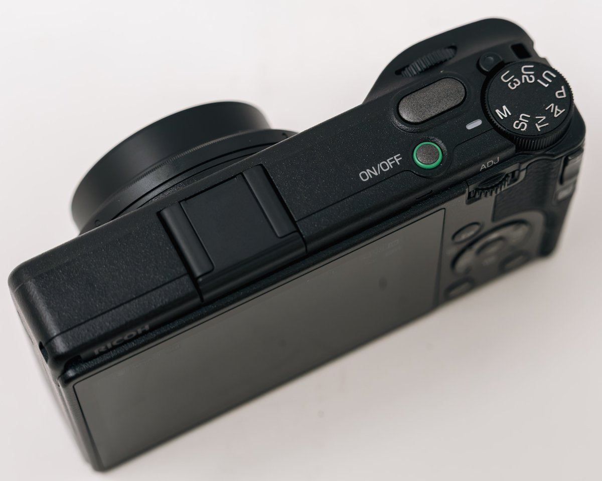 MF_Camera's tweet photo. というわけで mng はRICOH GRⅣ 30th Anniversary Edition Kit です。
これまでGRは抽選に申し込んだこともなく、たまたまメルマガで届いたカメラのキタムラの抽選申込みに気まぐれで申し込んだ所、当選した次第。
これも運命と考え、GRistデビューさせていただきます。 https://t.co/93lh83NIAi