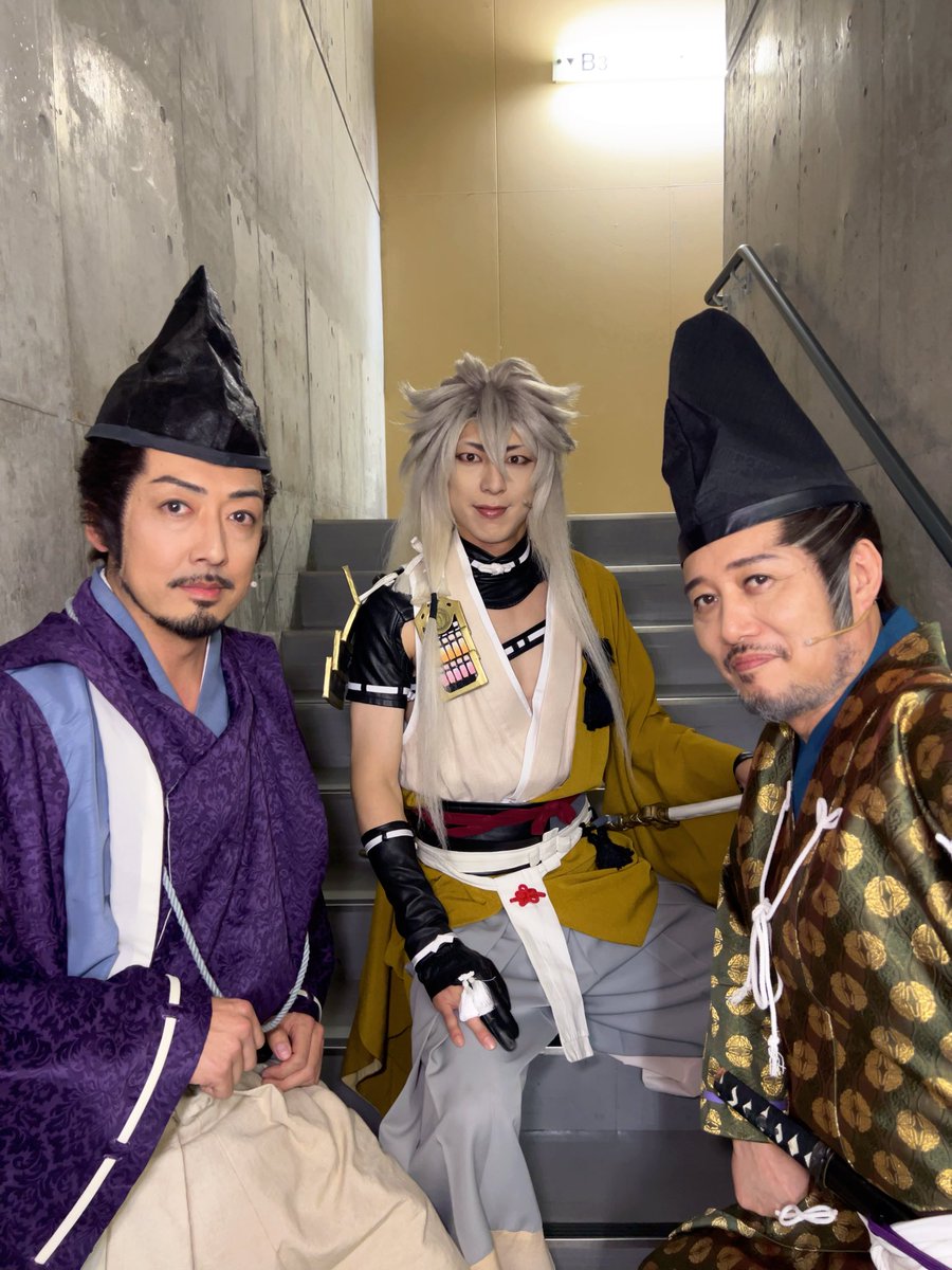 ryyyyo_k's tweet photo. ミュージカル『刀剣乱舞』〜月夜一縷〜
本日は2公演、ご来場誠にありがとうございました。
またお会いできて嬉しい、いつもお優しいお二人
千葉さんとけいごさん！(^^) https://t.co/olyNz6nkJ9