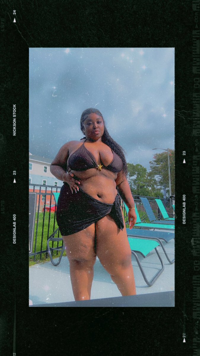 Naveah2fine's tweet photo. love a great pool dayy !#PoolTime #FYP #poolside https://t.co/x2iwNI8GvW
