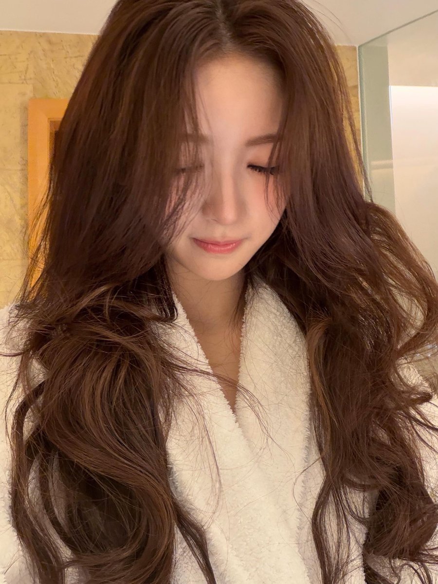 annateanaka's tweet photo. last look before i disappear into dreamland https://t.co/xxDwXKSOu4