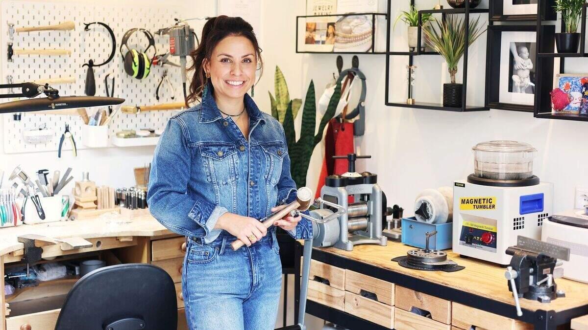 VROUW's tweet photo. Elizabeth (41) kampte met de nasleep van een hersenontsteking: ’Alsof ik zes jaar van mijn leven heb gemist’ https://t.co/VKfvdVIXMP https://t.co/GffCfl3sqP