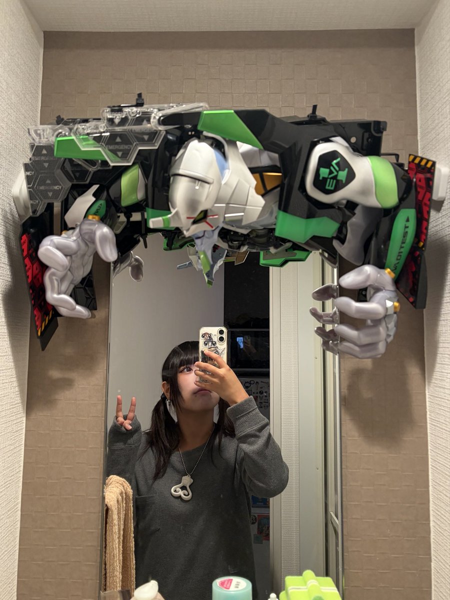 hasegawa_mew2's tweet photo. ワシの家の洗面台にはエヴァパチンコ役物が付いてるんだよ〜〜〜〜ん https://t.co/Fo9RAMLUZZ