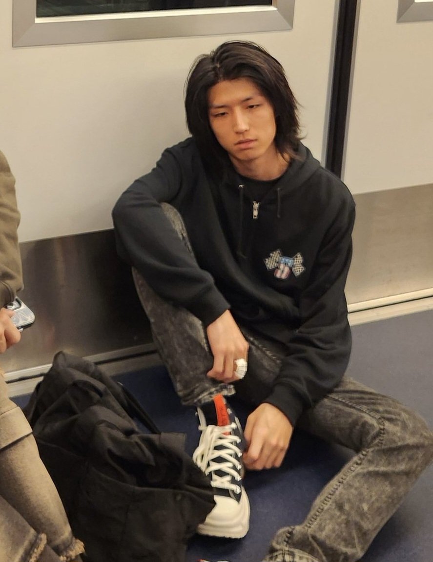 ari0818_ tweet picture