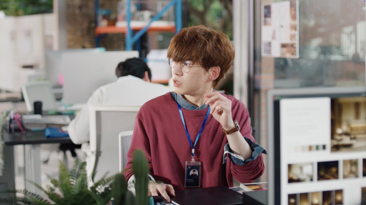 builtinlove's tweet photo. วันนี้ไม่ควรใส่สีแดง เพราะเป็นสีกาลกิณี!!
/ตัดภาพมาที่!!!! 

#BuiltinLoveEP1
BIL SERIES EP1 https://t.co/61Z2WavAaP