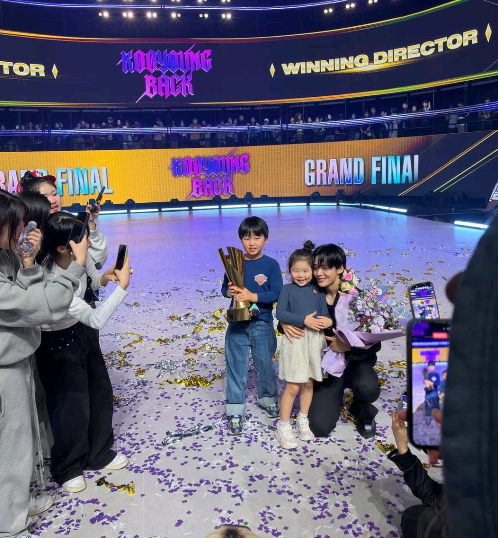 f4tyh97's tweet photo. 얘들아 가족이 뭐냐면 https://t.co/OSrIXGFv0G