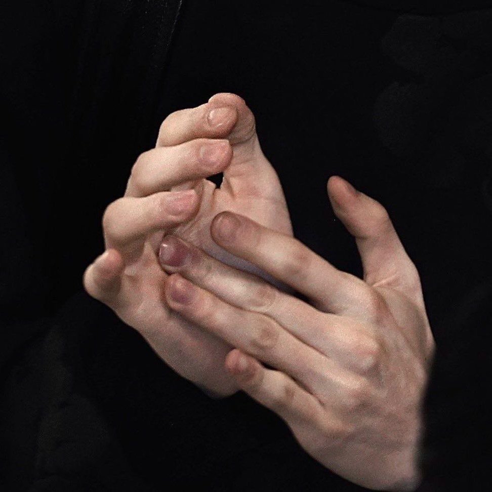 starlityunie's tweet photo. jake’s hands, his forearms, THE VEINS https://t.co/tlXzBumx8U