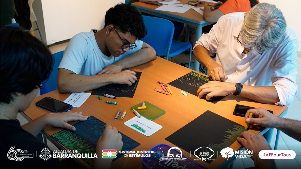 AFBarranquilla's tweet photo. ¡Así vivimos "Jardines Interiores"! Un Taller acargo de  Diana Casalins, dedicado a explorar nuevas formas de acercarnos al dibujo, dejando a un lado las reglas y dando rienda suelta a la imaginación. 

¡Gracias a todas las personas que se sumaron a este encuentro! 🖌️💙 https://t.co/a3ZekyBNqE