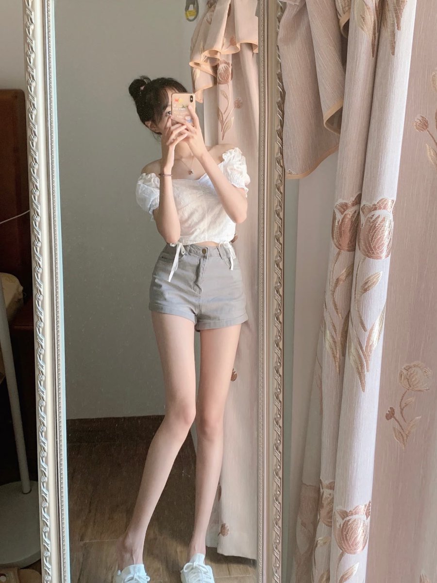 InkVisualc62v's tweet photo. 黑龙江哈尔滨固搭有没有呀，为什么这么难约呢，口嗨哥就不要来了，无🚪，只是找长期搭子  ##黑龙江 #哈尔滨 #女大 #搭子 🌷 😉 🌈 🎊 https://t.co/vsG6o2bkQ8