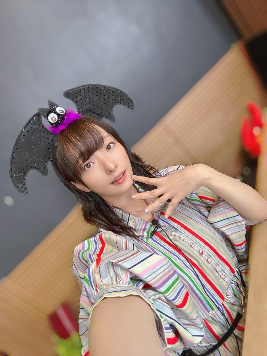 HirayamaBocchi's tweet photo. 🐓‹ｺﾞｼﾁｮｳｱﾘｶﾞﾄｳｺｻﾞｲﾏｼﾀ！

ワンマンライブへ向けて気持ち高まる新曲チラ見せでしたね🌟✨️

チケット絶賛発売中🎫
https://t.co/NhfJs7tal2

次回のぽっちぼっちもお楽しみに🐈️

#平山笑美
#ぴらぼっち
#平山笑美4thLIVE https://t.co/3MZNSxTDKA