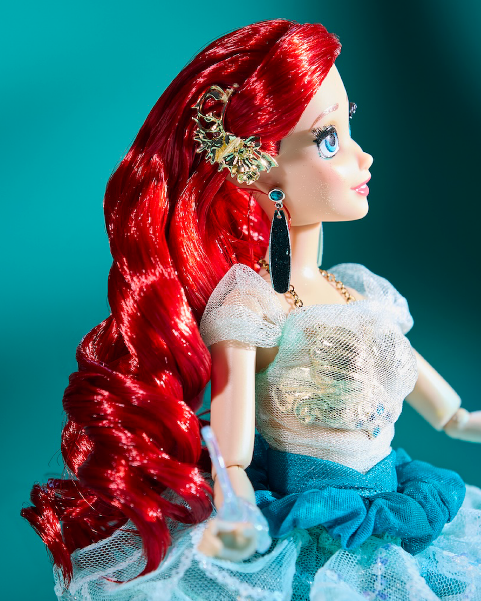 DisneyParks's tweet photo. The next stars of the Disney Designer Dolls collection have arrived✨  Ariel and Charlotte La Bouff are making a dazzling debut as limited-edition dolls at Disney Parks and @DisneyStore🛍️ https://t.co/tYQNFkizWn