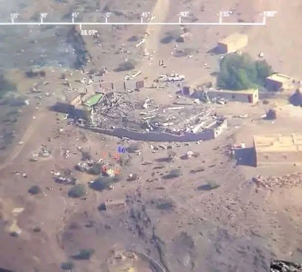 FuadGubary's tweet photo. ما تفسير إقدام مليشيات الحوثي على تفجير منزل القائد عبدربه المحولي الصبيحي، في حين تقوم بحماية منزل البركاني ورشاد العليمي في تعز!؟ https://t.co/Hr55Bhu5OF