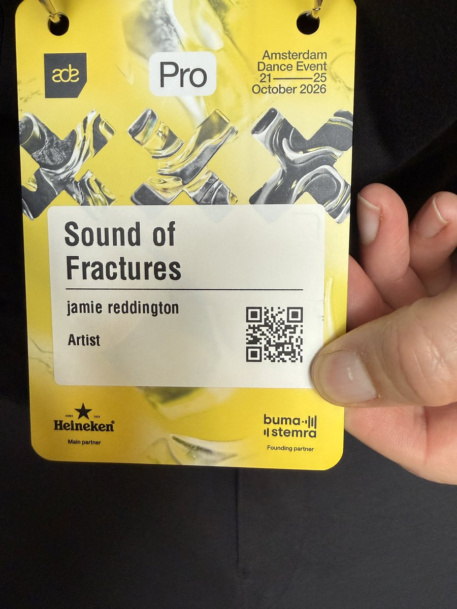 sofractures's tweet photo. Hi hi 

ADE? 

I like coffee and talking about music. Dm me if you are about https://t.co/V2RIR7ZJYS