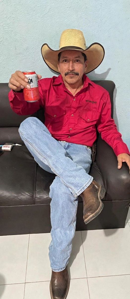 Cazadordeamor01's tweet photo. Que rico despertó este madurito!!! 

Con el fierro bien duro 😍🤤 https://t.co/8SbQEAhhah