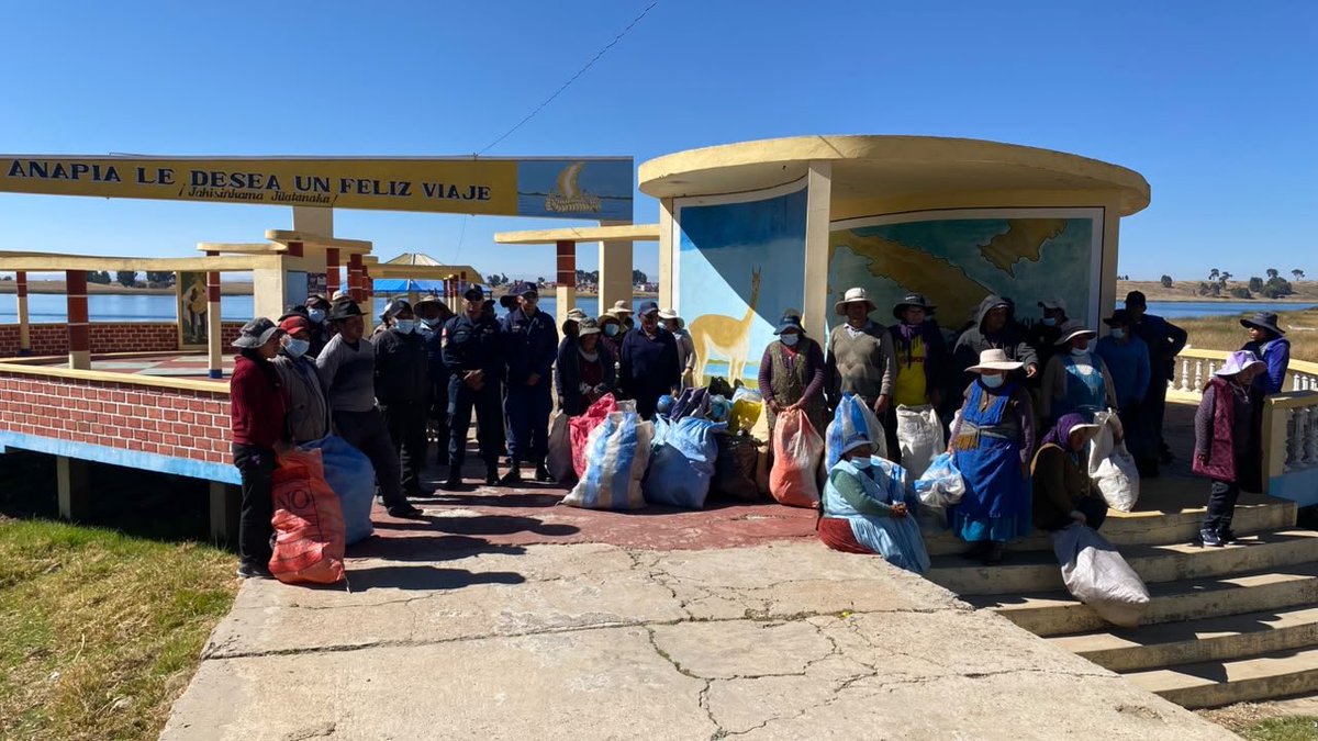 MGP_DICAPI's tweet photo. La Capitanía de Puerto de Puno llevó a cabo jornadas de limpieza en los puestos de capitanía de Desaguadero,
Juli y Anapia, con la participación del personal naval, asociaciones y pobladores de la zona.
https://t.co/cIwStI9OfS https://t.co/nqWZlUnmzl