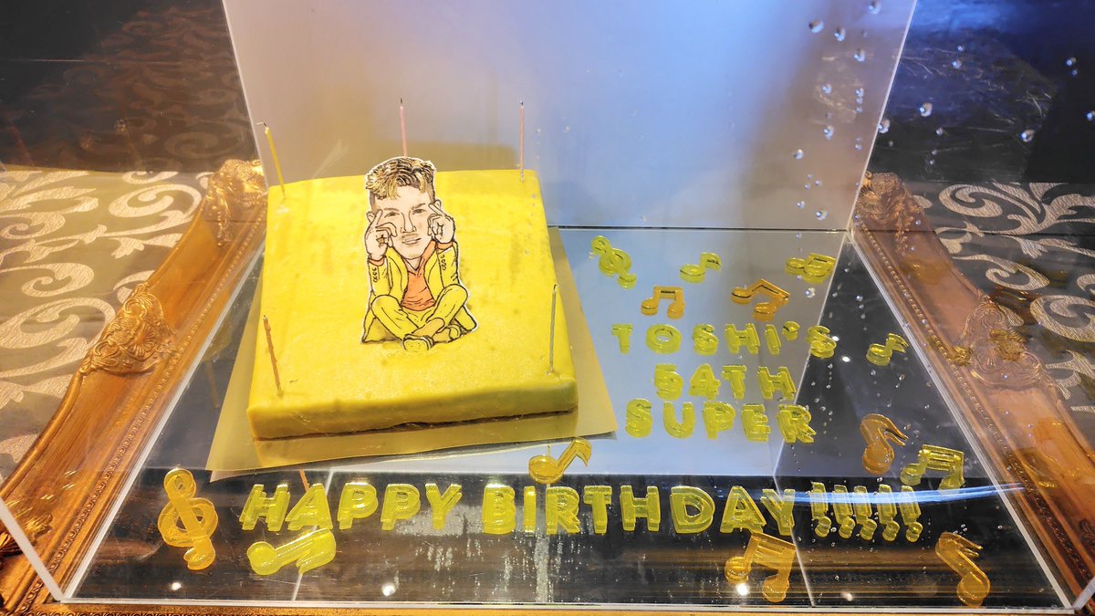 makaron521864's tweet photo. 54歳のお誕生日おめでとうございます。ようやくお誕生日当日LIVEに行けました。初めてコンサートに行ったのが19歳のとき。それからウン十年。しばらくお休み期間を経て25周年から再び。来年は35周年！同じ世界に産まれて、歌声に出会い、同じ時間を過ごせることに感謝します。  #米倉利紀 ありがとう https://t.co/AMgrRJubfj