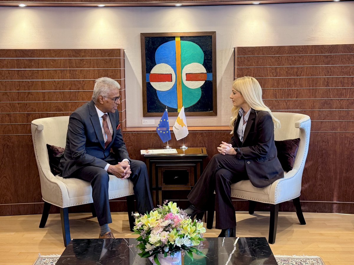 IndiainCyprus's tweet photo. 𝗛𝗶𝗴𝗵 𝗖𝗼𝗺𝗺𝗶𝘀𝘀𝗶𝗼𝗻𝗲𝗿 𝗠𝗿. 𝗠𝗮𝗻𝗶𝘀𝗵 @ManishGIfs met 𝗛.𝗘. 𝗠𝘀. 𝗔𝗻𝗻𝗶𝘁𝗮 𝗗𝗲𝗺𝗲𝘁𝗿𝗶𝗼𝘂 @AnnitaDemetriou , 𝗣𝗿𝗲𝘀𝗶𝗱𝗲𝗻𝘁 𝗼𝗳 𝘁𝗵𝗲 𝗛𝗼𝘂𝘀𝗲 𝗼𝗳 𝗥𝗲𝗽𝗿𝗲𝘀𝗲𝗻𝘁𝗮𝘁𝗶𝘃𝗲𝘀 𝗼𝗳 𝗖𝘆𝗽𝗿𝘂𝘀 @CYParliament , on 21 October 2026. They exchanged views on bilateral, regional and global developments, with a focus on advancing the 𝗜𝗻𝗱𝗶𝗮–𝗖𝘆𝗽𝗿𝘂𝘀 𝗦𝘁𝗿𝗮𝘁𝗲𝗴𝗶𝗰 𝗣𝗮𝗿𝘁𝗻𝗲𝗿𝘀𝗵𝗶𝗽.

🔹 𝗜𝗡𝗗𝗜𝗔’𝗦 𝗚𝗥𝗢𝗪𝗜𝗡𝗚 𝗖𝗔𝗣𝗔𝗕𝗜𝗟𝗜𝗧𝗜𝗘𝗦
High Commissioner highlighted India’s economic transformation and expanding defence capabilities, emphasising the need to translate the Strategic Partnership into tangible outcomes across defence and security, maritime affairs, education and people-to-people ties. Briefing the House President on the recent successful visit of India’s Defence Secretary, he conveyed India’s readiness to expand cooperation in 𝗱𝗲𝗳𝗲𝗻𝗰𝗲 𝘁𝗲𝗰𝗵𝗻𝗼𝗹𝗼𝗴𝘆, 𝘁𝗿𝗮𝗶𝗻𝗶𝗻𝗴, 𝗺𝗮𝗿𝗶𝘁𝗶𝗺𝗲 𝘀𝗲𝗰𝘂𝗿𝗶𝘁𝘆 𝗮𝗻𝗱 𝗰𝗮𝗽𝗮𝗰𝗶𝘁𝘆-𝗯𝘂𝗶𝗹𝗱𝗶𝗻𝗴.

He also briefed the House President on the 𝗳𝗶𝗿𝘀𝘁 𝗝𝗼𝗶𝗻𝘁 𝗠𝗮𝗿𝗶𝘁𝗶𝗺𝗲 𝗖𝗼𝗺𝗺𝗶𝘁𝘁𝗲𝗲 𝗺𝗲𝗲𝘁𝗶𝗻𝗴 under the bilateral 𝗠𝗲𝗿𝗰𝗵𝗮𝗻𝘁 𝗦𝗵𝗶𝗽𝗽𝗶𝗻𝗴 𝗔𝗴𝗿𝗲𝗲𝗺𝗲𝗻𝘁, highlighting recent developments and the substantial potential for closer cooperation in 𝘀𝗵𝗶𝗽𝗽𝗶𝗻𝗴 𝗮𝗻𝗱 𝗺𝗮𝗿𝗶𝘁𝗶𝗺𝗲 𝘀𝗲𝗿𝘃𝗶𝗰𝗲𝘀, a sector of strategic and economic importance to both countries.

🔹 𝗦𝗧𝗥𝗢𝗡𝗚𝗘𝗥 𝗣𝗔𝗥𝗟𝗜𝗔𝗠𝗘𝗡𝗧𝗔𝗥𝗬 𝗕𝗥𝗜𝗗𝗚𝗘𝗦
He underscored the significance of the forthcoming visit of 𝗛𝗼𝗻’𝗯𝗹𝗲 𝗟𝗼𝗸 𝗦𝗮𝗯𝗵𝗮 @LokSabhaSectt 𝗦𝗽𝗲𝗮𝗸𝗲𝗿 𝗦𝗵𝗿𝗶 𝗢𝗺 𝗕𝗶𝗿𝗹𝗮 @loksabhaspeaker to Cyprus, building on the House President’s November 2025 visit to India. Both sides highlighted the 𝗖𝗼𝗺𝗺𝗼𝗻𝘄𝗲𝗮𝗹𝘁𝗵 𝗣𝗮𝗿𝗹𝗶𝗮𝗺𝗲𝗻𝘁𝗮𝗿𝘆 𝗔𝘀𝘀𝗼𝗰𝗶𝗮𝘁𝗶𝗼𝗻 as an important platform for dialogue and cooperation.

🔹 𝗢𝗣𝗣𝗢𝗥𝗧𝗨𝗡𝗜𝗧𝗜𝗘𝗦 𝗙𝗢𝗥 𝗣𝗘𝗢𝗣𝗟𝗘
High Commissioner briefed the challenges faced by the Indian community and stressed the importance of a 𝗺𝘂𝘁𝘂𝗮𝗹𝗹𝘆 𝗯𝗲𝗻𝗲𝗳𝗶𝗰𝗶𝗮𝗹 𝗳𝗿𝗮𝗺𝗲𝘄𝗼𝗿𝗸 𝗳𝗼𝗿 𝗲𝗺𝗽𝗹𝗼𝘆𝗺𝗲𝗻𝘁 𝗮𝗻𝗱 𝗺𝗼𝗯𝗶𝗹𝗶𝘁𝘆, with safeguards for the welfare of Indian students and workers.

🔹 𝗥𝗘𝗚𝗜𝗢𝗡𝗔𝗟 𝗗𝗘𝗩𝗘𝗟𝗢𝗣𝗠𝗘𝗡𝗧𝗦
The House President shared updates on the negotiations on the 𝗖𝘆𝗽𝗿𝘂𝘀 𝗶𝘀𝘀𝘂𝗲. The High Commissioner reaffirmed India’s longstanding support for the 𝘀𝗼𝘃𝗲𝗿𝗲𝗶𝗴𝗻𝘁𝘆, 𝗶𝗻𝗱𝗲𝗽𝗲𝗻𝗱𝗲𝗻𝗰𝗲, 𝘂𝗻𝗶𝘁𝘆 𝗮𝗻𝗱 𝘁𝗲𝗿𝗿𝗶𝘁𝗼𝗿𝗶𝗮𝗹 𝗶𝗻𝘁𝗲𝗴𝗿𝗶𝘁𝘆 𝗼𝗳 𝘁𝗵𝗲 𝗥𝗲𝗽𝘂𝗯𝗹𝗶𝗰 𝗼𝗳 𝗖𝘆𝗽𝗿𝘂𝘀, in keeping with relevant UN Security Council resolutions.

Looking ahead to 𝟲𝟱 𝘆𝗲𝗮𝗿𝘀 𝗼𝗳 𝗱𝗶𝗽𝗹𝗼𝗺𝗮𝘁𝗶𝗰 𝗿𝗲𝗹𝗮𝘁𝗶𝗼𝗻𝘀 𝗶𝗻 𝟮𝟬𝟮𝟳, High Commissioner called for sustained high-level engagement and practical cooperation. The House President recognised India as a key partner for Cyprus and the #EU and affirmed the House’s readiness to contribute actively to strengthening ties.
#IndiaCyprus #StrategicPartnership #ParliamentaryDiplomacy #India65Cyprus
