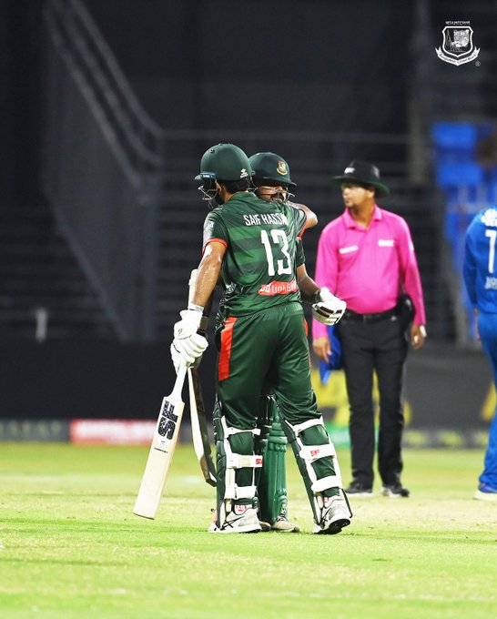 Parvez Hossain Emon Stands Firm as Bangladesh Continue to Fight!