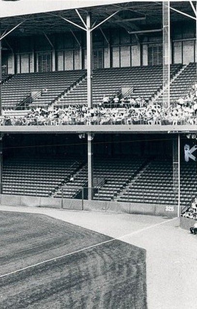 PaulMayne6's tweet photo. Al Kaline became the regular right fielder for the Tigers in ‘54. There were 75 box seats in right field that jutted out close to the playing area. In an effort to protect Kaline, the seats were removed after the ‘54 season and created what became known as Kaline's Corner .👍⚾️ https://t.co/T9jNvKSPsH