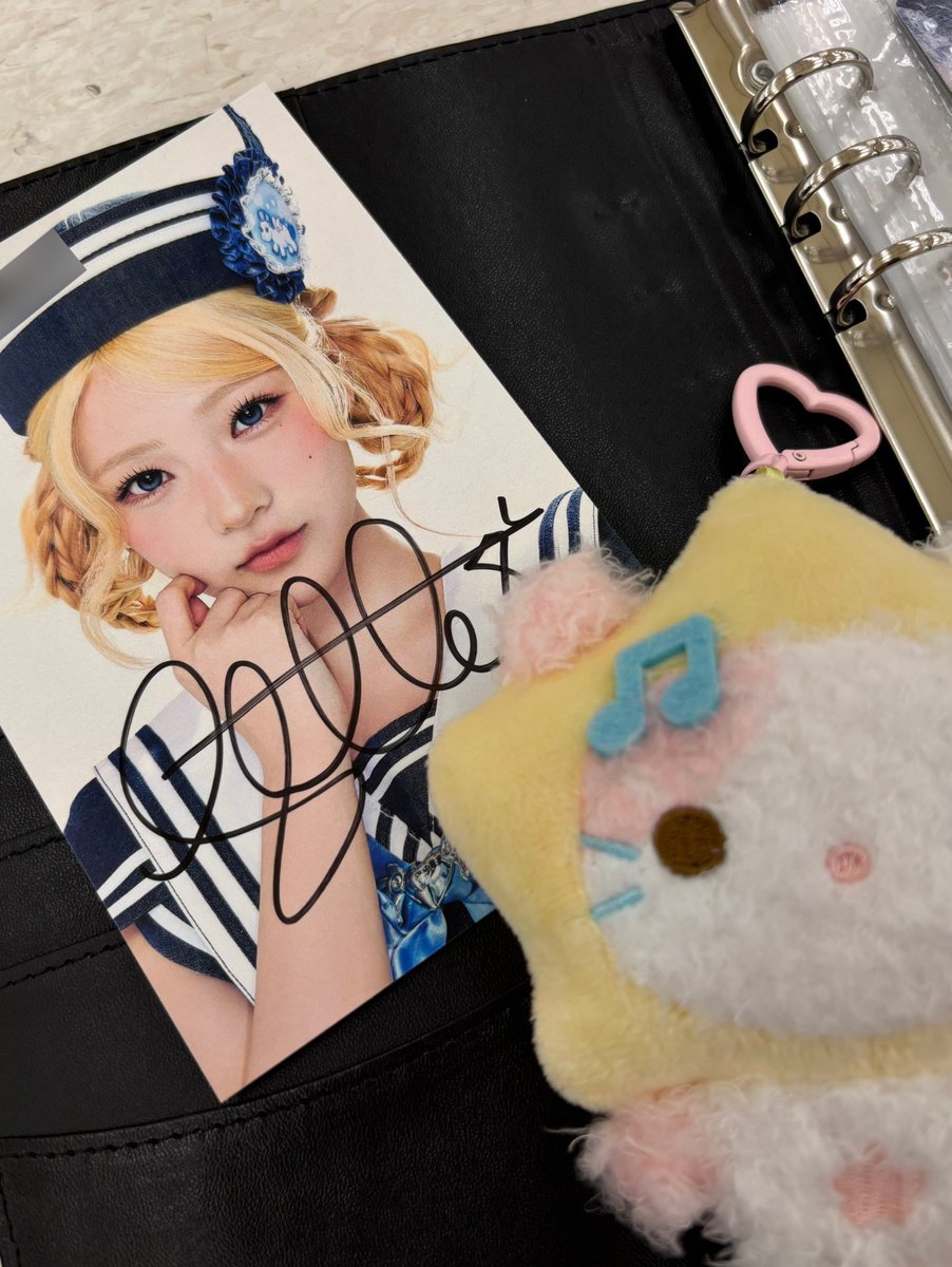 s2llvg's tweet photo. 人生初のサイン会がハトゥハちゃんで良かった
泣きすぎて声カスカスだったのにちゃんと聞き取ってくれたステラちゃん💗💗
幸せすぎる時間をありがと♡.·*.
#Hearts2Hearts  #하츠투하츠  #STELLA https://t.co/ObYa9zqoJ8