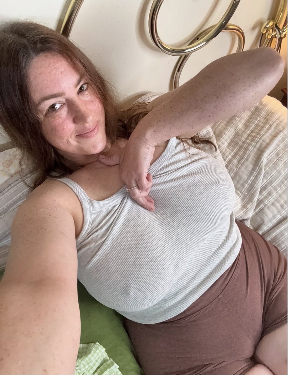 leeannequeen01's tweet photo. Do you like freckles ? 🥺 https://t.co/cmg8AXDeeZ