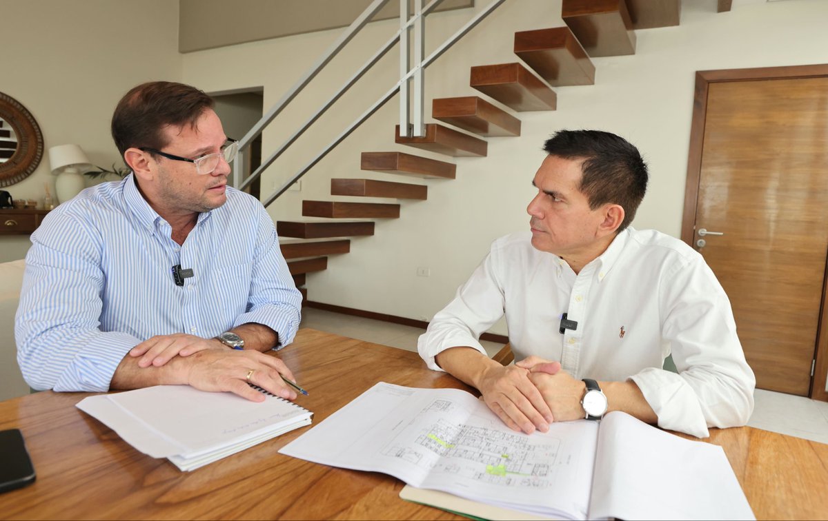 juancbaruja's tweet photo. ¡Las promesas se cumplen con hechos y se honran con obras! Me llena de orgullo anunciar que el nuevo Hospital Regional de Paraguarí está cada vez más cerca de iniciar su etapa de ejecución.
 
En 2025 solicité al presidente Santiago Peña que este proyecto tan importante para el noveno departamento se hiciera realidad, y hoy ese compromiso se traduce en avances concretos. Durante una reunión con el ingeniero Marcelo Pizzurno, abordamos los detalles previos al inicio de las obras.

El proyecto contempla la reparación, refacción y ampliación integral de la infraestructura hospitalaria, hasta alcanzar una superficie total de 7.500 m², con una inversión de USD 3 millones, equivalentes a aproximadamente G. 18.000 millones. Esta intervención permitirá renovar y ampliar las instalaciones del hospital, con mejores condiciones para responder a la demanda de atención médica del noveno departamento y de las zonas vecinas.

Cuando se trata de la salud de nuestra gente, no hay prioridad más importante. Por eso, el presidente Santiago Peña y el vicepresidente Pedro Alliana destinan esfuerzos para fortalecer los servicios de salud pública. El nuevo Hospital Regional de Paraguarí representa un paso importante en ese camino, con hechos que respaldan el compromiso de este Gobierno con todos los paraguayos.