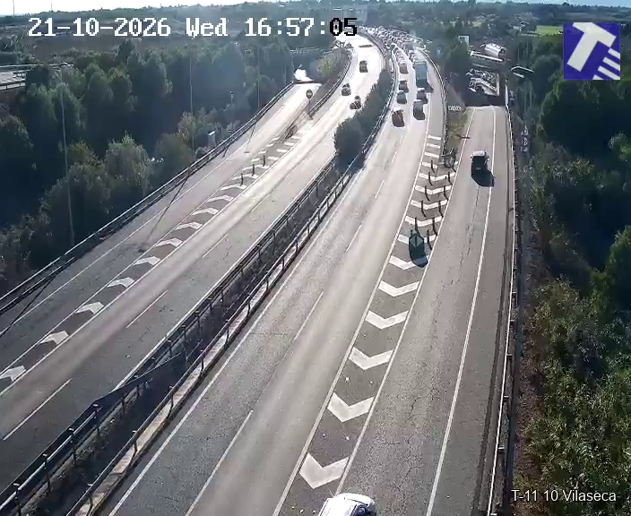 transit's tweet photo. 🔴 #Retencions a la T-11 a l'altura de Reus en sentit Falset a causa d'un #accident 

ℹ️ Un carril obert https://t.co/Ro98JLysDb