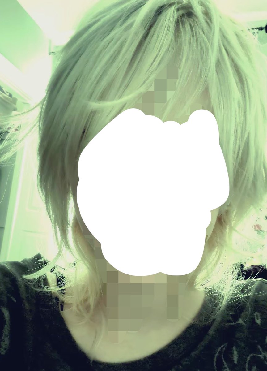 hach1war33's tweet photo. i gotta cut atleast my bangs because holy fuck my bangs arent as easily movable also i need to grow my hair a bit more bc it looks wierd rn since i cut it a little short and maybe too many layers so its hard to style

i miss my old hair i would wake up with it already cute😢 WAHH https://t.co/z4yChdYHhE