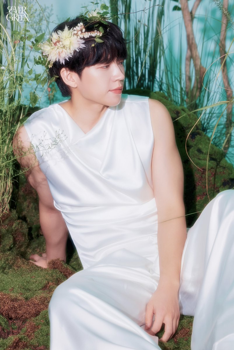 NWH_officialtwt's tweet photo. 2026 NAM WOOHYUN 
10th ANNIVERSARY CONCERT
<식목일VI - EVER GREEN> 

CONCEPT PHOTO 💐

🌿공연 일시
2026.11.06 (FRI) PM 7:30
2026.11.07 (SAT) PM 6:00
2026.11.08 (SUN) PM 4:00

🌿공연 장소
KBS ARENA

🌿예매처
티켓링크 (TICKETLINK)
https://t.co/Ex6ZhErz2S

#남우현 #NAMWOOHYUN 
#식목일VI #EVERGREEN
#NWH_10th_ANNIVERSARY_CONCERT