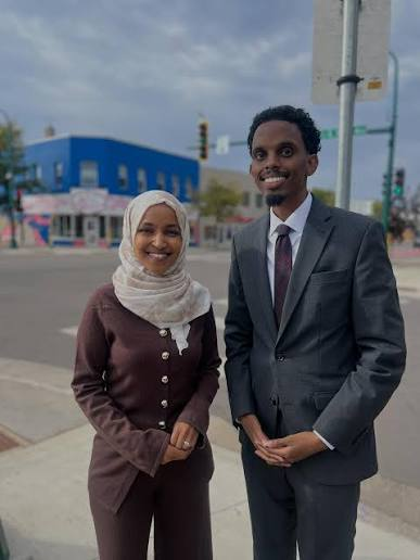 familygolfmn's tweet photo. @LizMacDonaldFOX Omar Fateh &amp; Ilhan
Feeding Our Future Donation: His mayoral campaign
-receiving a financial contribution from Muna Wais Fidhin

2020 primary campaign, brother-in-law
Muse Mohamud Mohamed, was convicted

Fateh accepted free campaign space Somali TV
-$500,000 state grant given https://t.co/vnAxkUMKPA