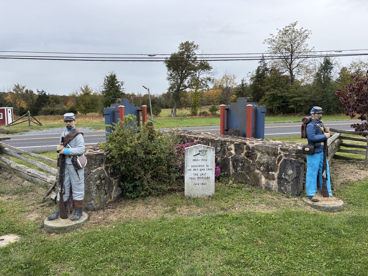 MoCoRec's tweet photo. Participants in our Senior Outdoor Adventures in Recreation (SOAR) travel program recently visited Gettysburg where they had the opportunity to receive a guided tour of the historic national battlefield. 

Learn more about SOAR ➡️ https://t.co/cj2m3Y7QPk. https://t.co/Kir98cyFwK