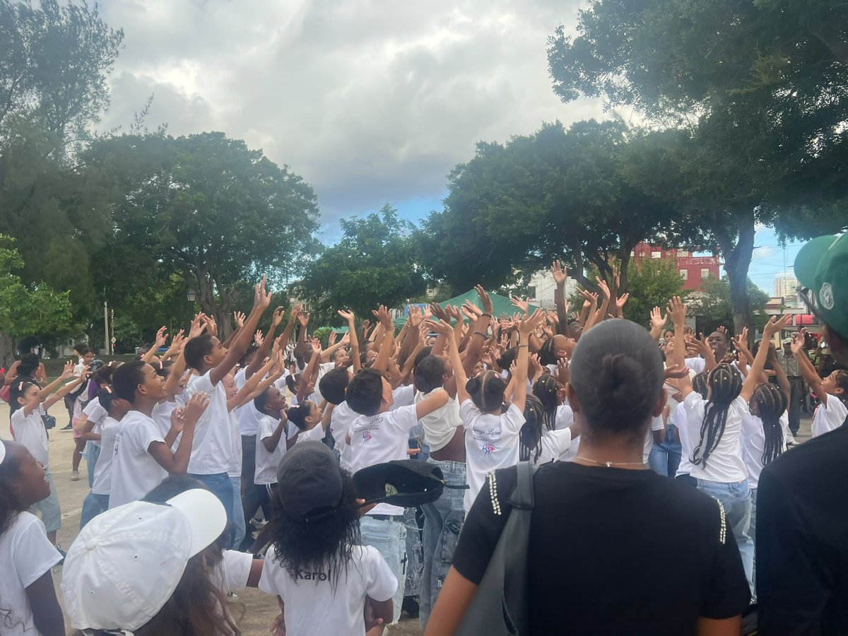 UJCdeCuba's tweet photo. Con el slogan "La talla es hacer", lanzamos la campaña por los 65 años de la #UJCdeCuba.
En este importante aniversario demostraremos nuestro compromiso como jóvenes, poniendo el pecho a las dificultades, creando y defendiendo la Patria desde cada trinchera. 🇨🇺

#LaTallaEsHacer https://t.co/UNYHMRmXU9