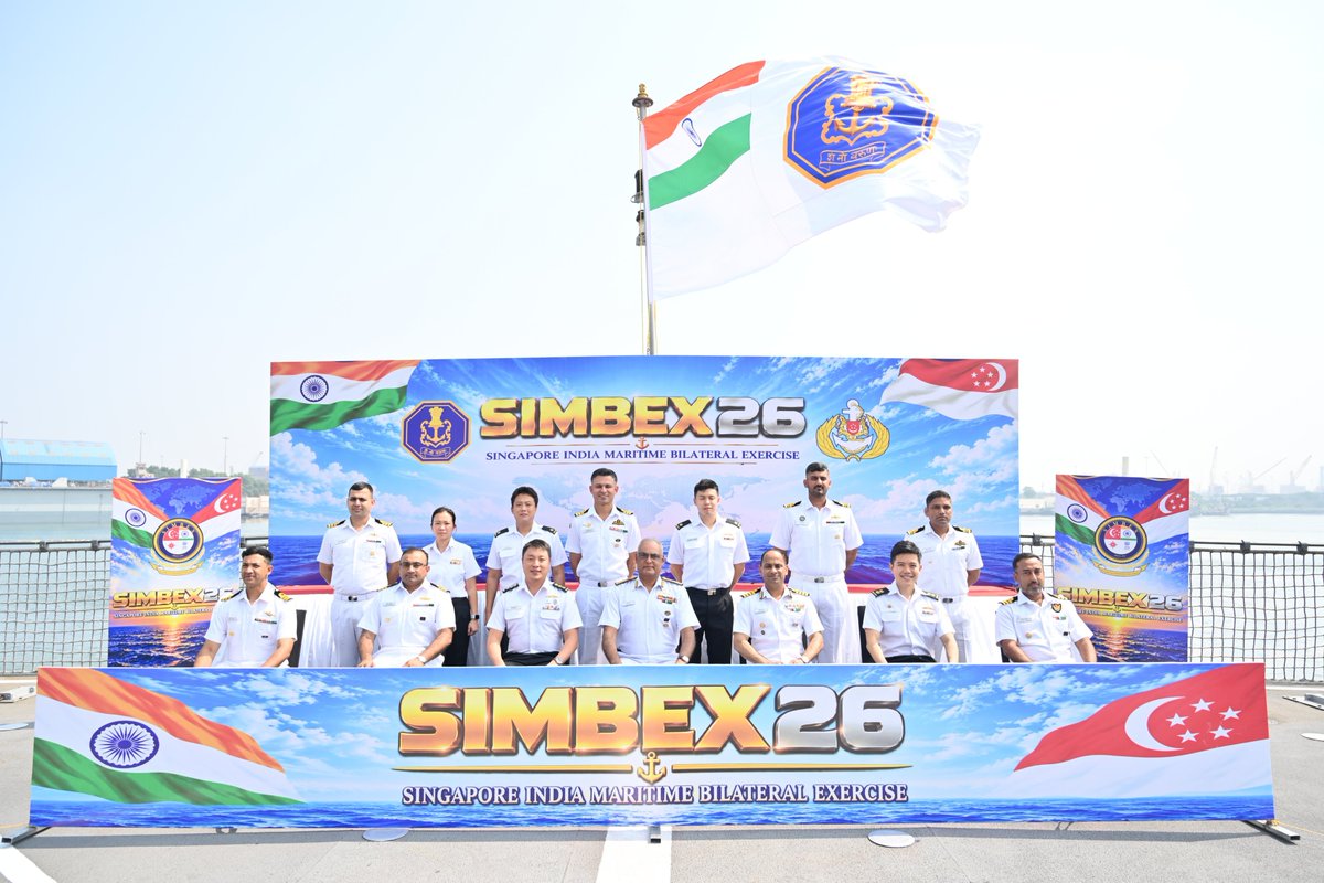 AasheeshTiwarii's tweet photo. Selamat Datang RSS Supreme to Visakhapatnam — the City of Destiny! 🇮🇳⚓🇸🇬
Republic of Singapore Navy’s Formidable-class stealth frigate #RSSSupreme (pennant 73) arrived today for the 33rd edition of #SIMBEX2026, hosted by the Indian Navy from 21–26 October.
Opening ceremony held onboard #INSNilgiri & #INSKamorta, attended by senior officers from both sides including the Eastern Naval Command’s Chief Staff Officer (Ops) and the RSN Fleet Commander.
From Exercise Lion King in 1994 to one of India’s longest uninterrupted bilateral naval exercises — SIMBEX has grown into a sophisticated multi-domain drill covering anti-submarine, anti-surface, anti-air warfare, and maritime security in the Bay of Bengal.
This edition deepens interoperability, professional ties, and shared commitment to a free, open, and secure Indo-Pacific under the #MAHASAGAR vision.
Bridges of Friendship in action. 🤝
#SIMBEX2026 #IndianNavy #SingaporeNavy #MaritimeSecurity #IndoPacific #Interoperability #BridgesOfFriendship #MAHASAGAR #Visakhapatnam
स्वागत है #RSSSupreme का विशाखापत्तनम — डेस्टिनी सिटी में! 🇮🇳⚓🇸🇬
रिपब्लिक ऑफ सिंगापुर नेवी का Formidable-class स्टेल्थ फ्रिगेट #RSSSupreme (पेनेंट 73) आज #SIMBEX2026 के 33वें संस्करण के लिए पहुँचा। भारतीय नौसेना की मेजबानी में 21–26 अक्टूबर तक चलेगा।
उद्घाटन समारोह #INSNilgiri और #INSKamorta पर हुआ। पूर्वी नौसेना कमान के चीफ स्टाफ ऑफिसर (ऑपरेशंस), सिंगापुर नेवी के फ्लीट कमांडर और दोनों देशों के वरिष्ठ अधिकारी मौजूद रहे।
1994 में Exercise Lion King के रूप में शुरू हुआ SIMBEX आज भारत का सबसे लंबे समय तक निर्बाध चलने वाला द्विपक्षीय नौसैनिक अभ्यास बन चुका है। बे ऑफ बंगाल में एंटी-सबमरीन, एंटी-सरफेस, एंटी-एयर वारफेयर और समुद्री सुरक्षा ड्रिल शामिल हैं।
यह अभ्यास इंटरऑपरेबिलिटी, पेशेवर संबंधों और #MAHASAGAR विजन के तहत सुरक्षित इंडो-पैसिफिक के साझा संकल्प को और मजबूत करता है।
मैत्��ी के सेतु सच में सक्रिय। 🤝
#SIMBEX2026 #IndianNavy #SingaporeNavy #MaritimeSecurity #IndoPacific #Interoperability #BridgesOfFriendship #MAHASAGAR #Visakhapatnam
