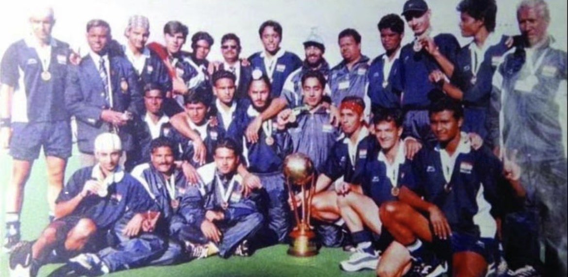 virenrasquinha's tweet photo. Exactly 25 years ago, we won the Junior 🏑 World Cup, 1st time ever for 🇮🇳. Beat Spain, Holland, Germany &amp; Argentina.

It was a team of brilliant individual players bonded by great team spirit. Almost all of us went on to play for the Indian Men’s Hockey team.

Great memories!! https://t.co/FNtH2QHahT