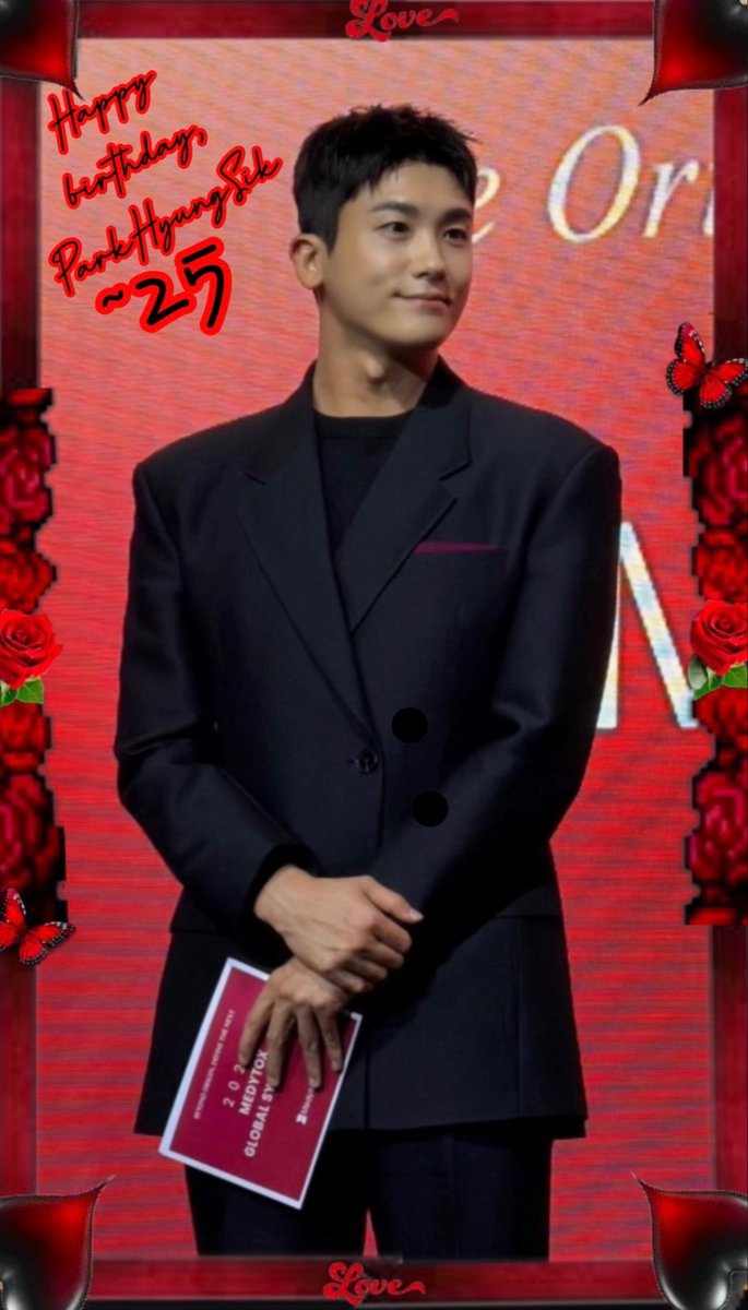 LBaydak18741's tweet photo. ….that damned smile🫠💘🫠

   Mr. Sik looks strict, stylish and incredibly cool🖤❤️‍🔥
 
   💫 Prince's day-11/16💫
#Happy35thHyungsikDay
#Parkhyungsik 
 #パクヒョンシク 
  #박형식 
   #Medytox
   #SIKcretDay https://t.co/AKOAq1sqNB