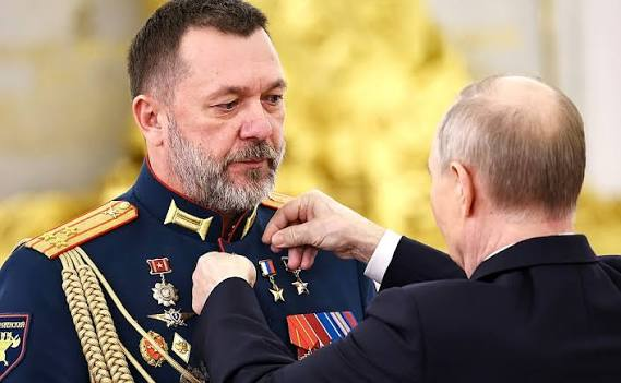 Brit1664's tweet photo. @HavryshkoMarta All your hard work for the Kremlin you must be in line for a medal. https://t.co/KschRk20iL