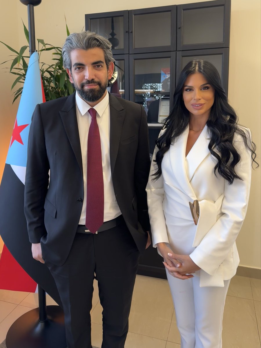 MichellaSKY's tweet photo. ترقّبوا الليلة لقاء خاصًا مع عمرو البيض الممثل الخاص لرئيس المجلس الانتقالي الجنوبي للشؤون الخارجية حيث ناقشنا مستقبل الجنوب اليمني وامكانية استعادة الدولة واسترجعنا محطات من حياة والده علي سالم البيض آخر رئيس لدولة الجنوب العربي قبل إعلان الوحدة.

المقابلة ستبث كاملة على يوتيوب الساعة التاسعة مساء بتوقيت ابو ظبي على سكاي نيوز عربية 
@AmrAlBidh