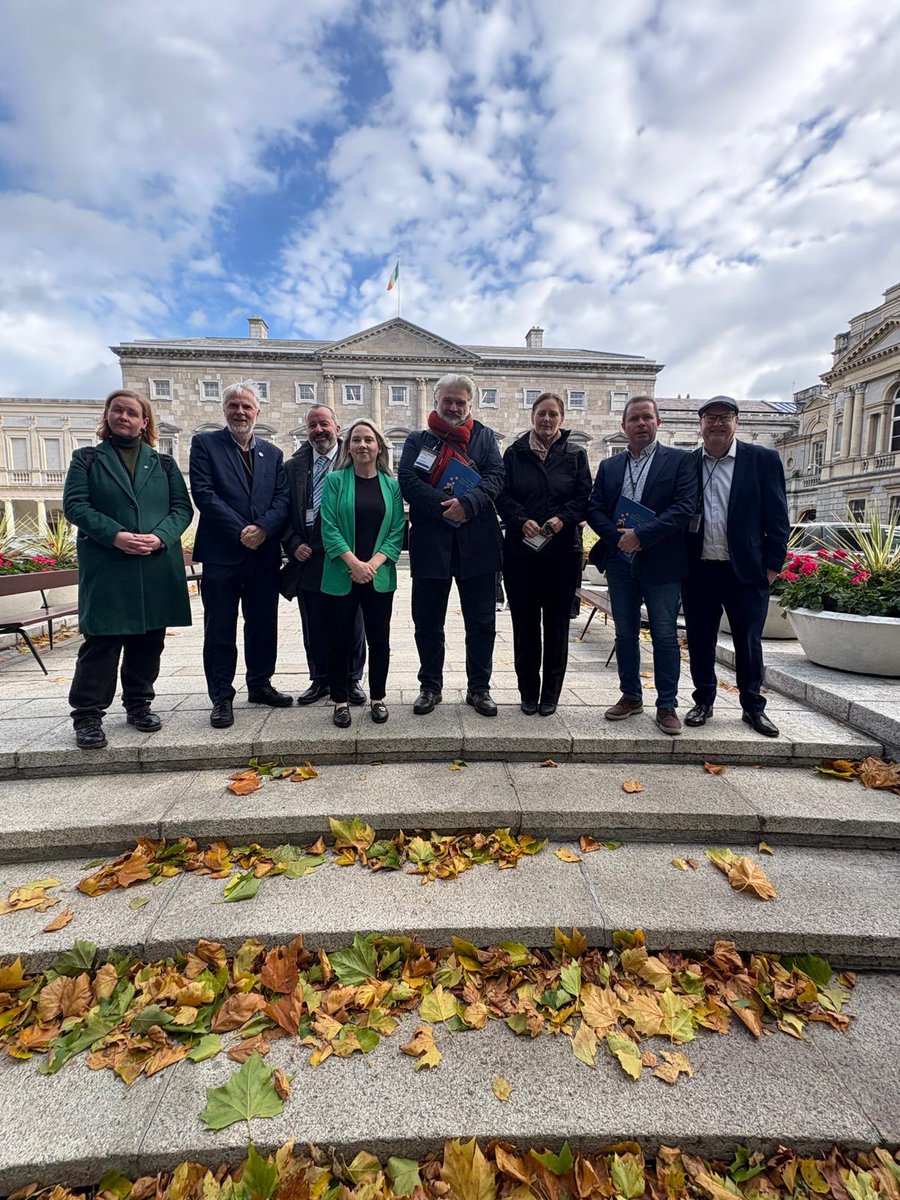 ifut's tweet photo. IFUT General Secretary Frank Jones launches the “Case for Publicly Funded Higher Education” document at Leinster House as chair of the @irishcongress Group of Further and Higher Education Unions.

Thanks to Senator @LauraHarmon01 for the invite!

#HigherEducation #IFUT https://t.co/A1fmBl9fde
