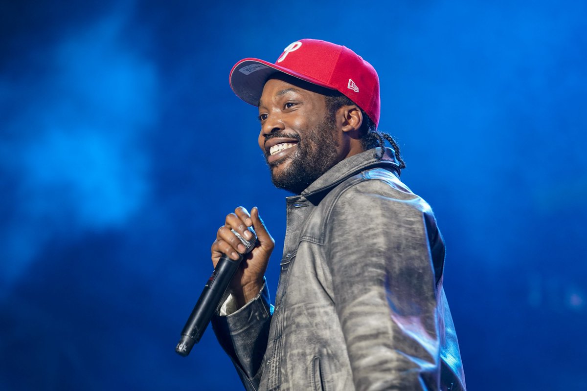 Complex's tweet photo. Meek Mill Announces ‘Dream Chasers Nights,’ a One-Night-Only Concert in Philadelphia Details: https://t.co/9awfEaI61U https://t.co/uGmITWxZz5